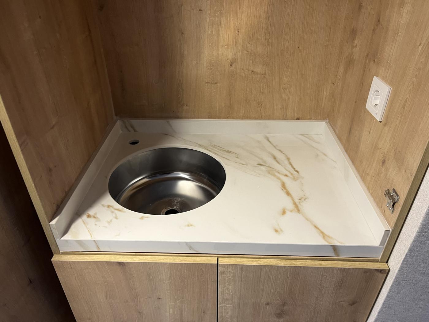 Altın damarlı lavabo tezgâhı